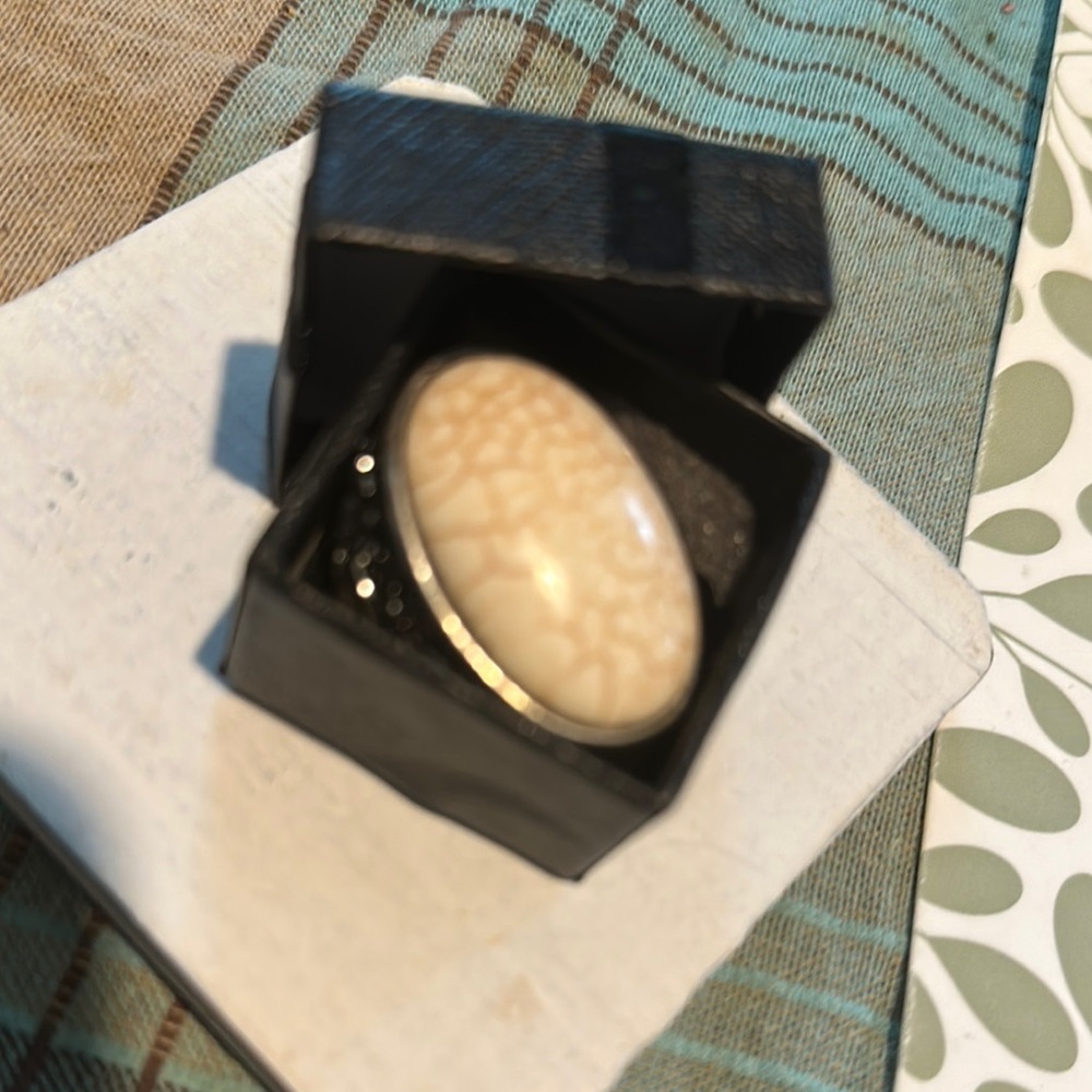 Chic Cream Oval Ring